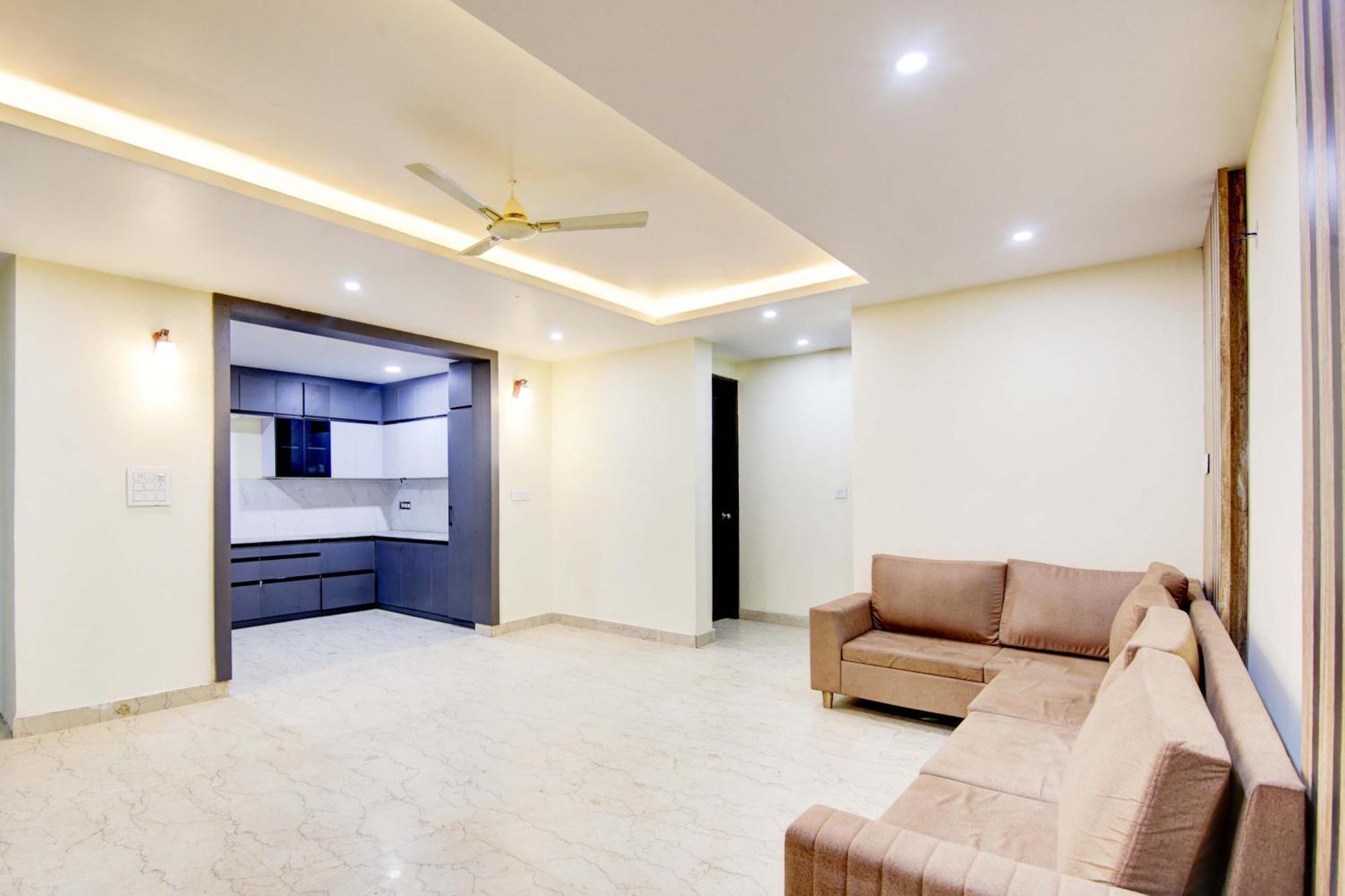Oyo White House Noida Exterior foto